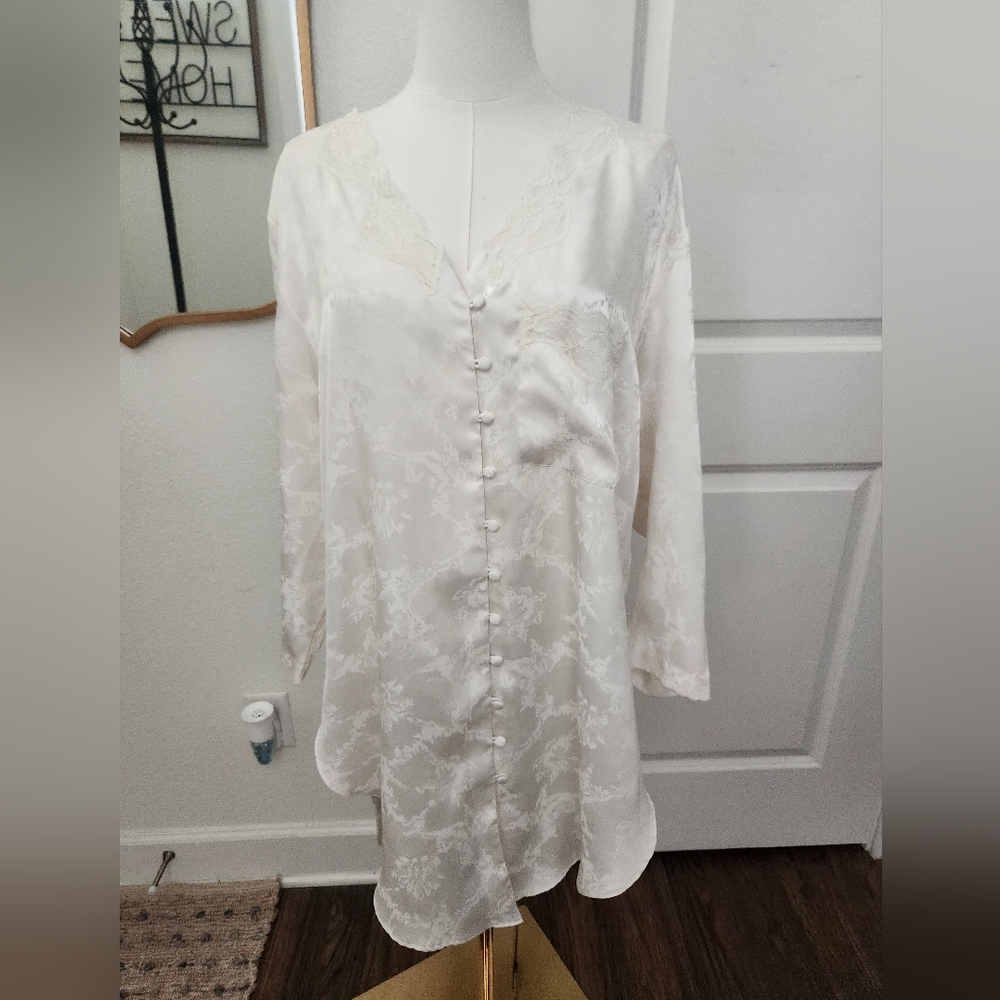 Elegant White Lace Women's Lingerie